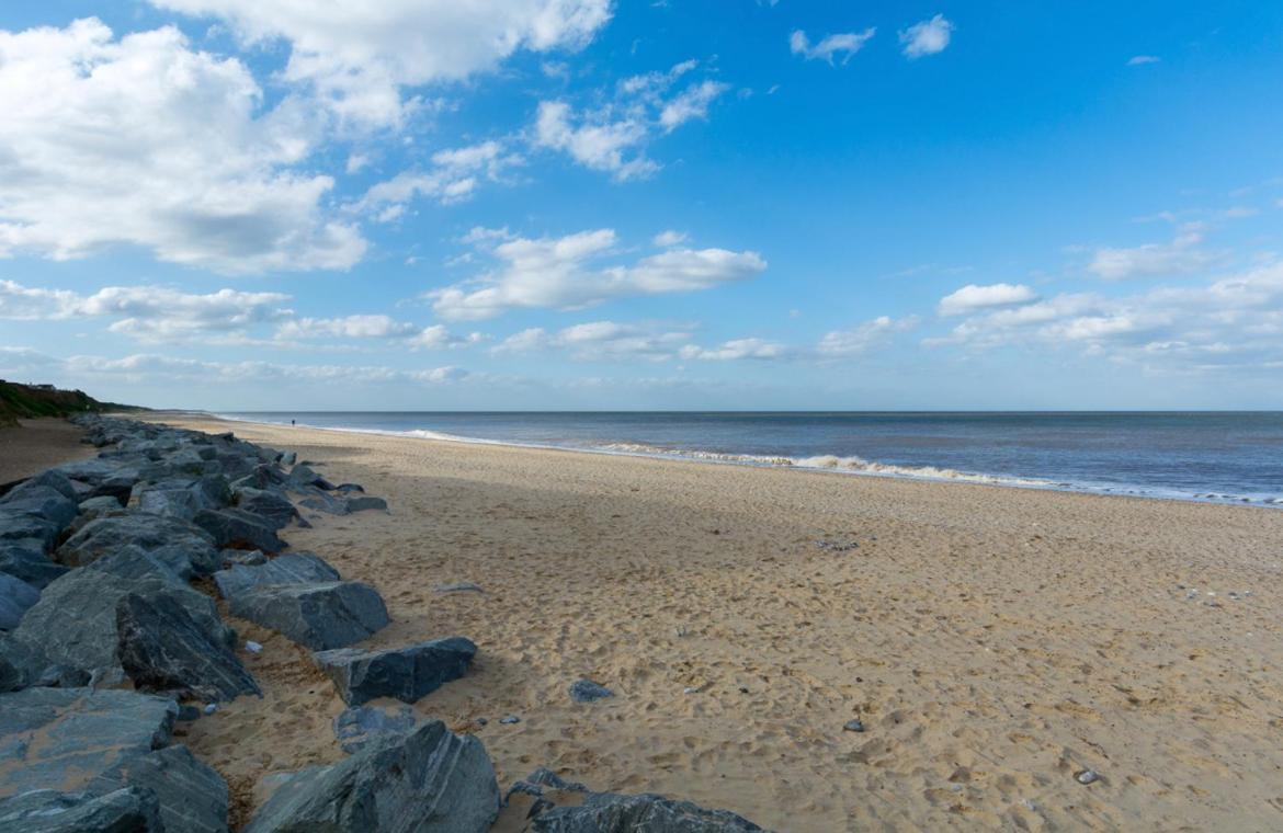 Chalet 82, Sunbeach Park, California Rd, California, Great Yarmouth Nr29 3ql Scratby