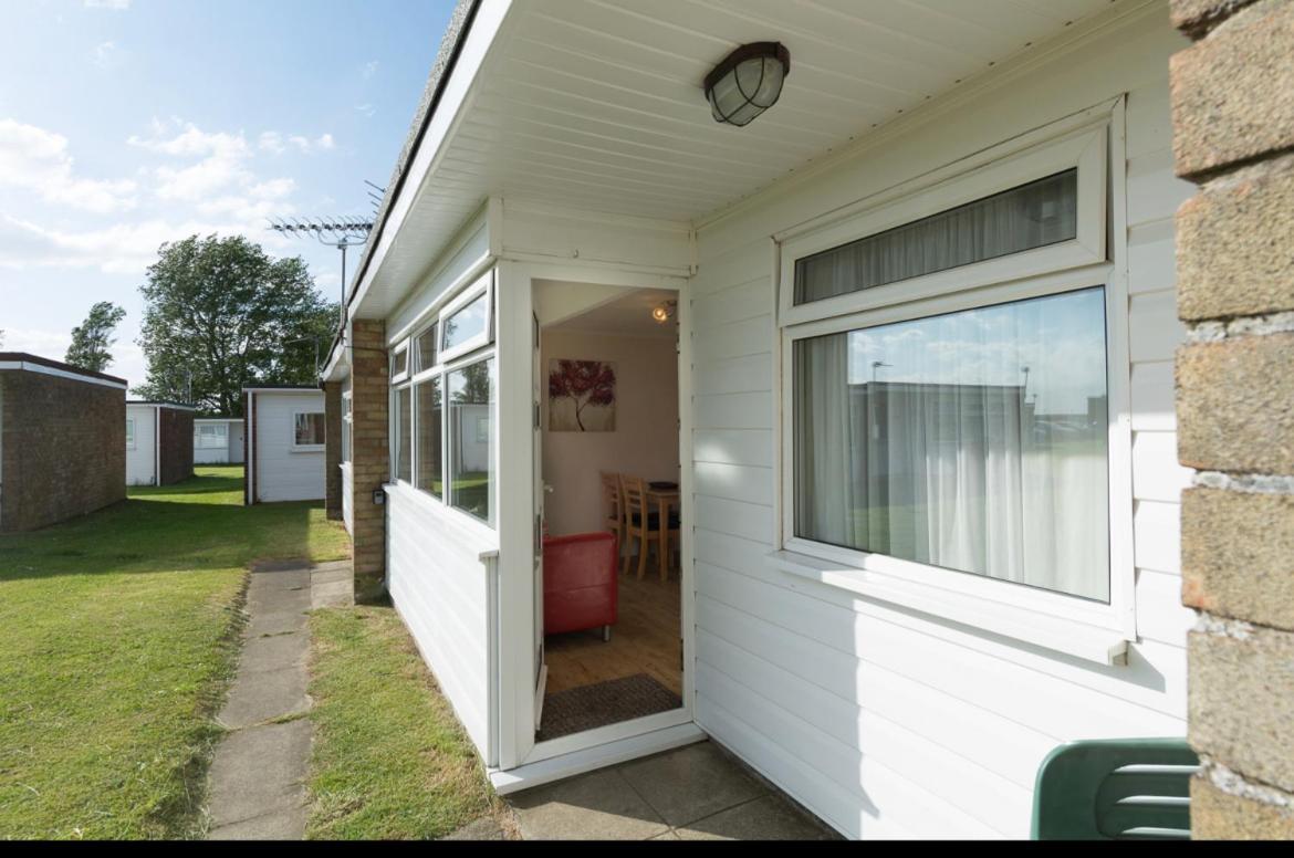 82, Sunbeach Park, California Rd, California, Great Yarmouth Nr29 3ql * Scratby