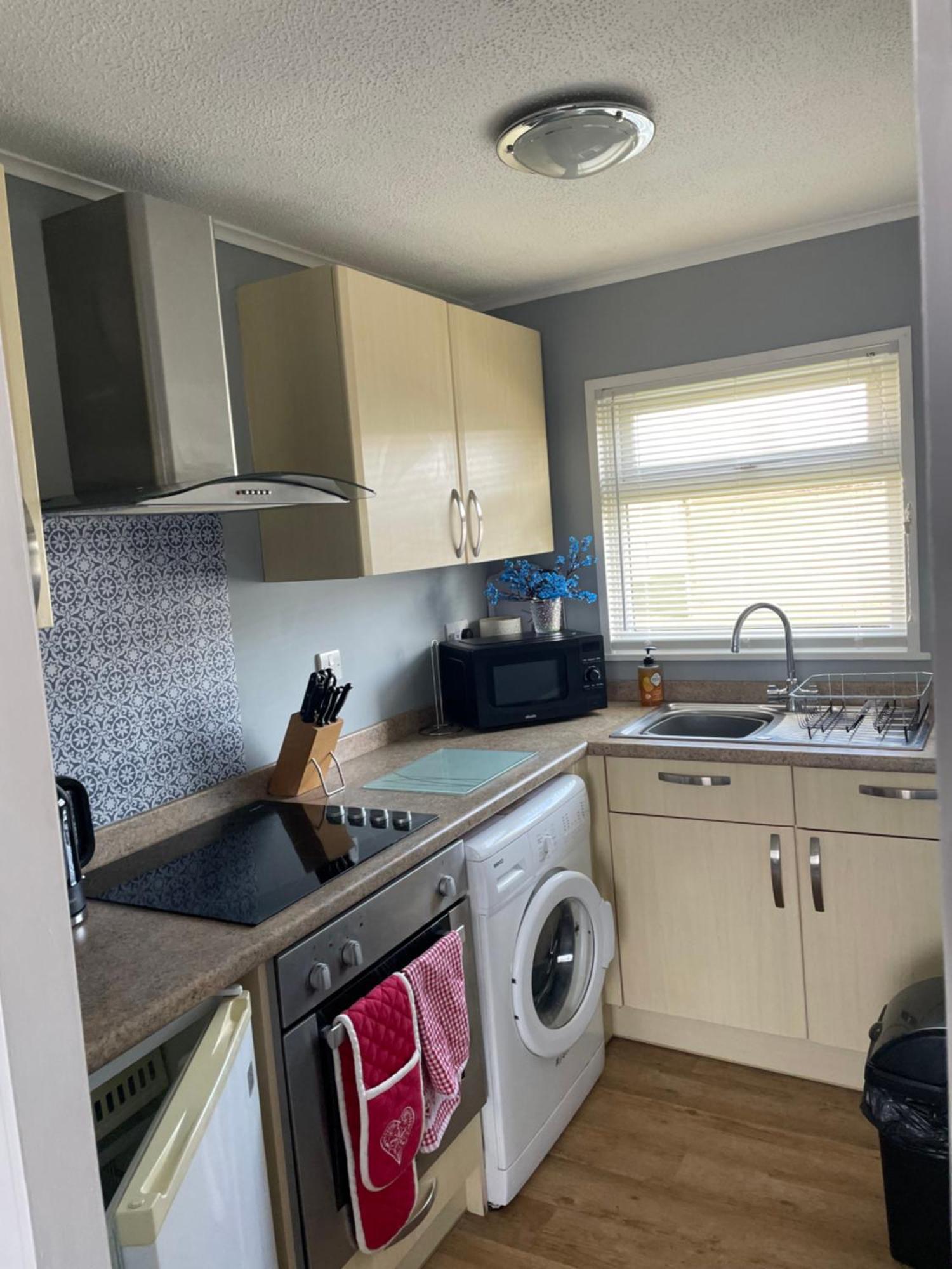 Chalet 82, Sunbeach Park, California Rd, California, Great Yarmouth Nr29 3ql *